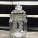 Glas mit Deckel